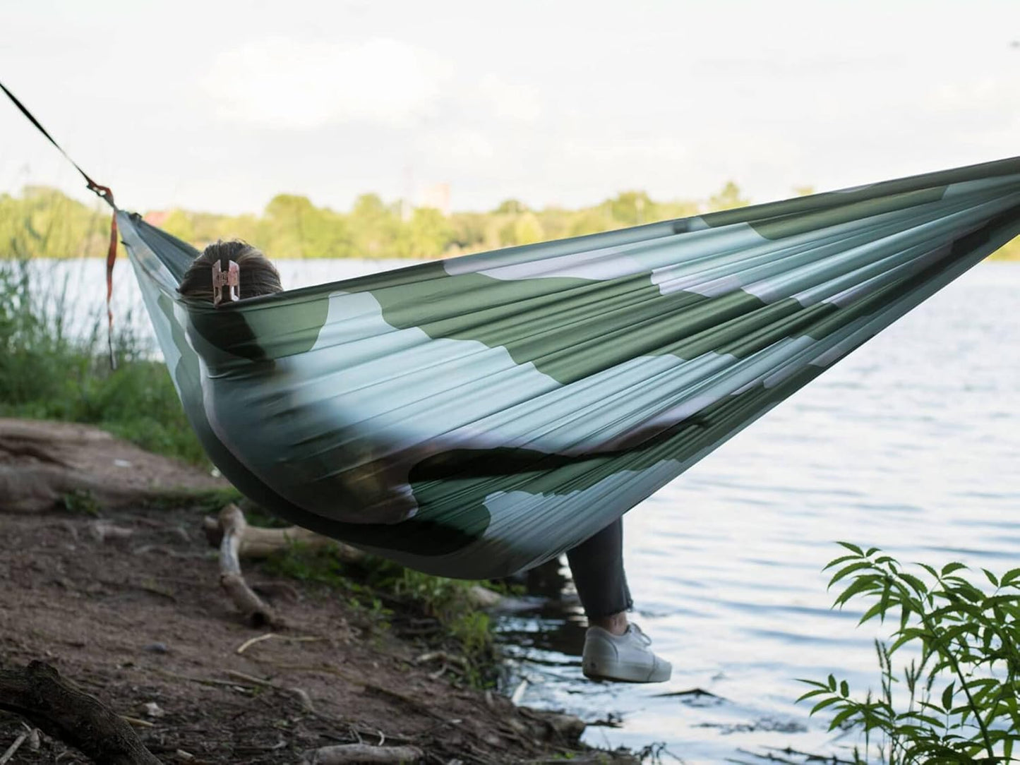 KAMMOK: Roo Double Hammock | Made from Strong & 100% Recycled Water Resistant Ripstop Fabric | Comfortable, Packable, Lightweight (Lifetime Adventure Grade Warranty), Granite Gray