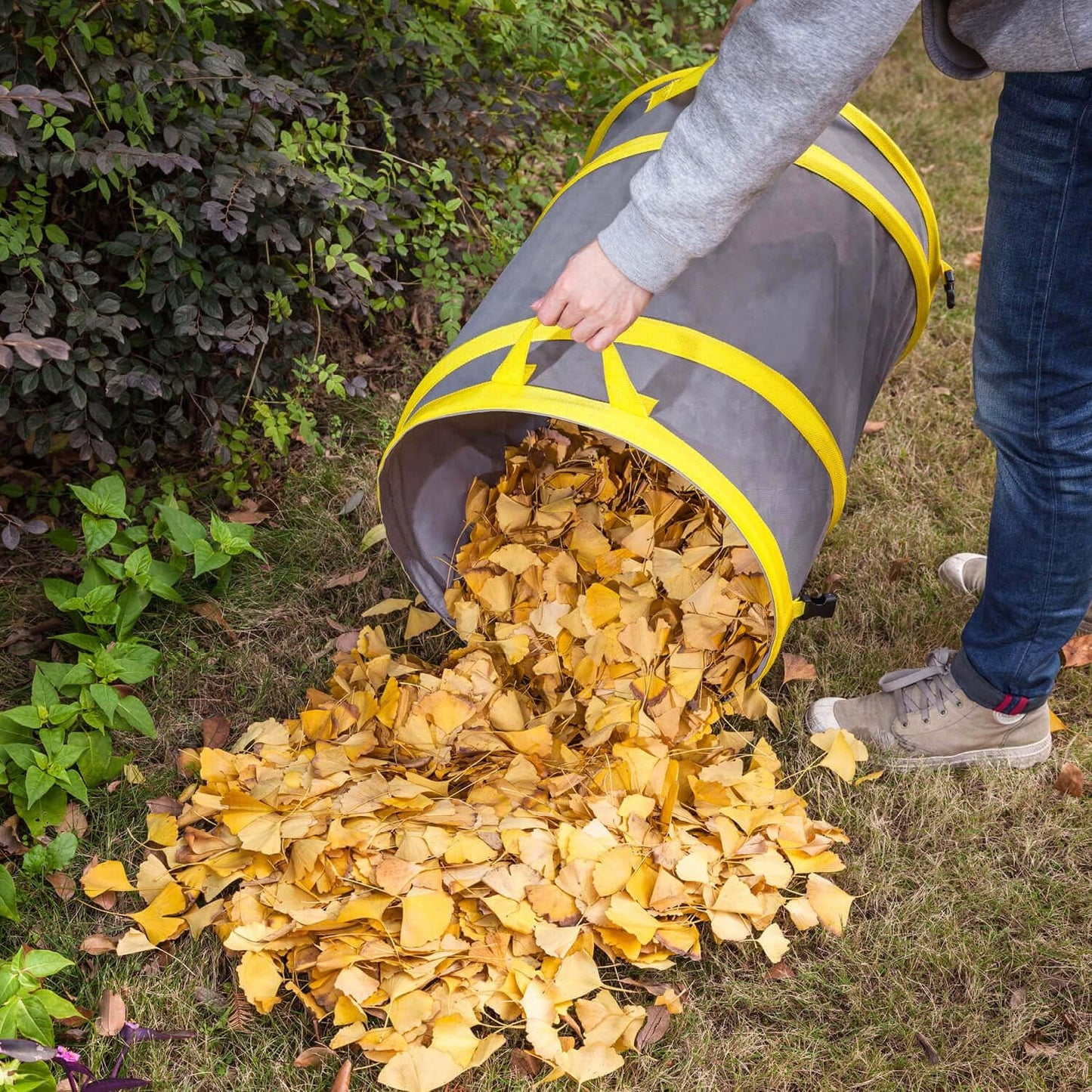 Jardineer Collapsible Trash Can for Camping Parties, Reusable Yard Waste Bags, Pop Up Garden Bag with a Drainage Hole(30 Gallon)