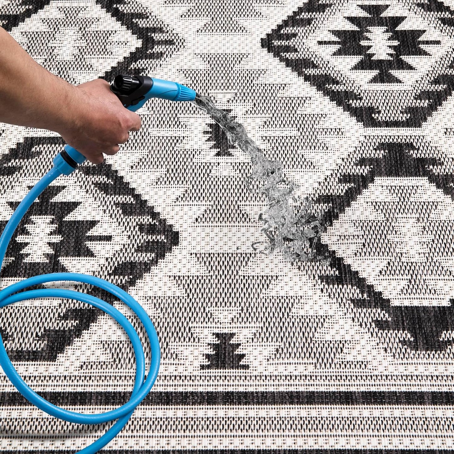 Keen Home Design Outdoor Rug - 5x8 Washable Indoor/Outdoor Rug for Patio, Balcony, Kitchen, Garden, Beach, Deck and Porch. Size: 5'1" x 7'7"